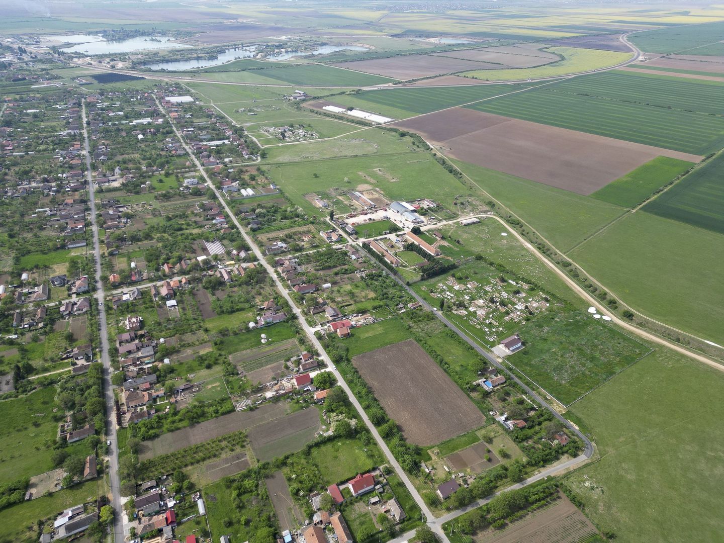 Teren Intravilan de 3,090 mp în Cuvin - Poză 10