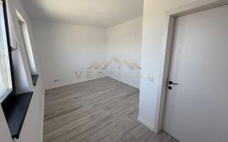 Vila la intrare in comuna Berceni - Poză 13