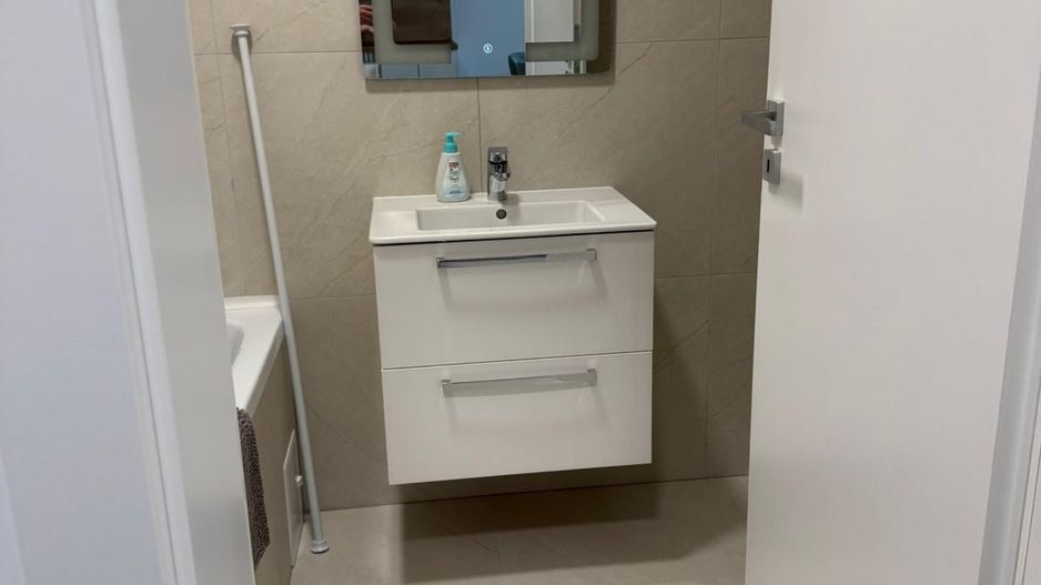 Apartament 2 camere la parter inalt de vanzare in Prima Arena - Poză 12