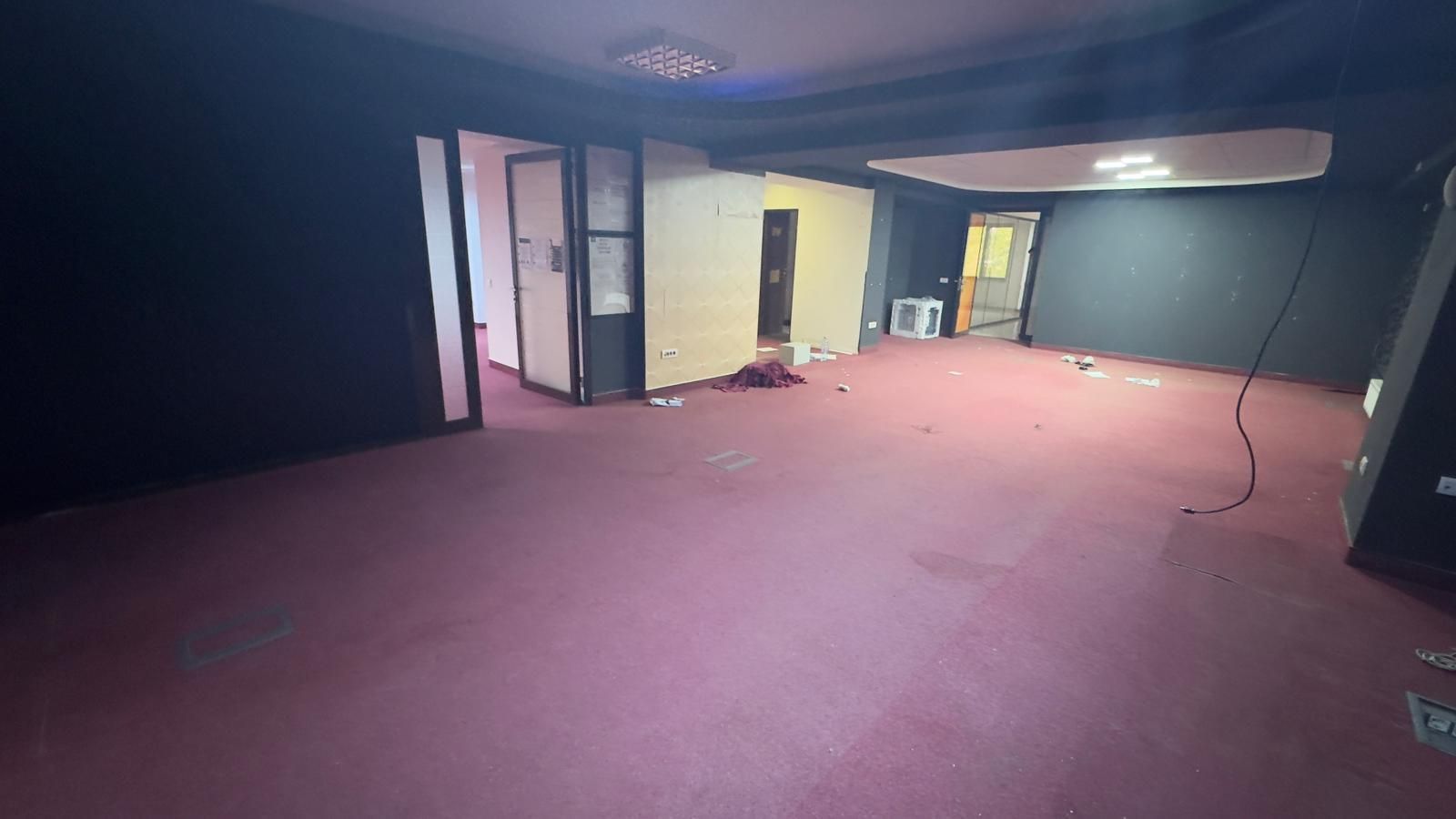 SPATIU COMERCIAL, 250 MP UTILI, BLOC NOU, COMPARTIMENTAT, CENTRALA - Poză 3