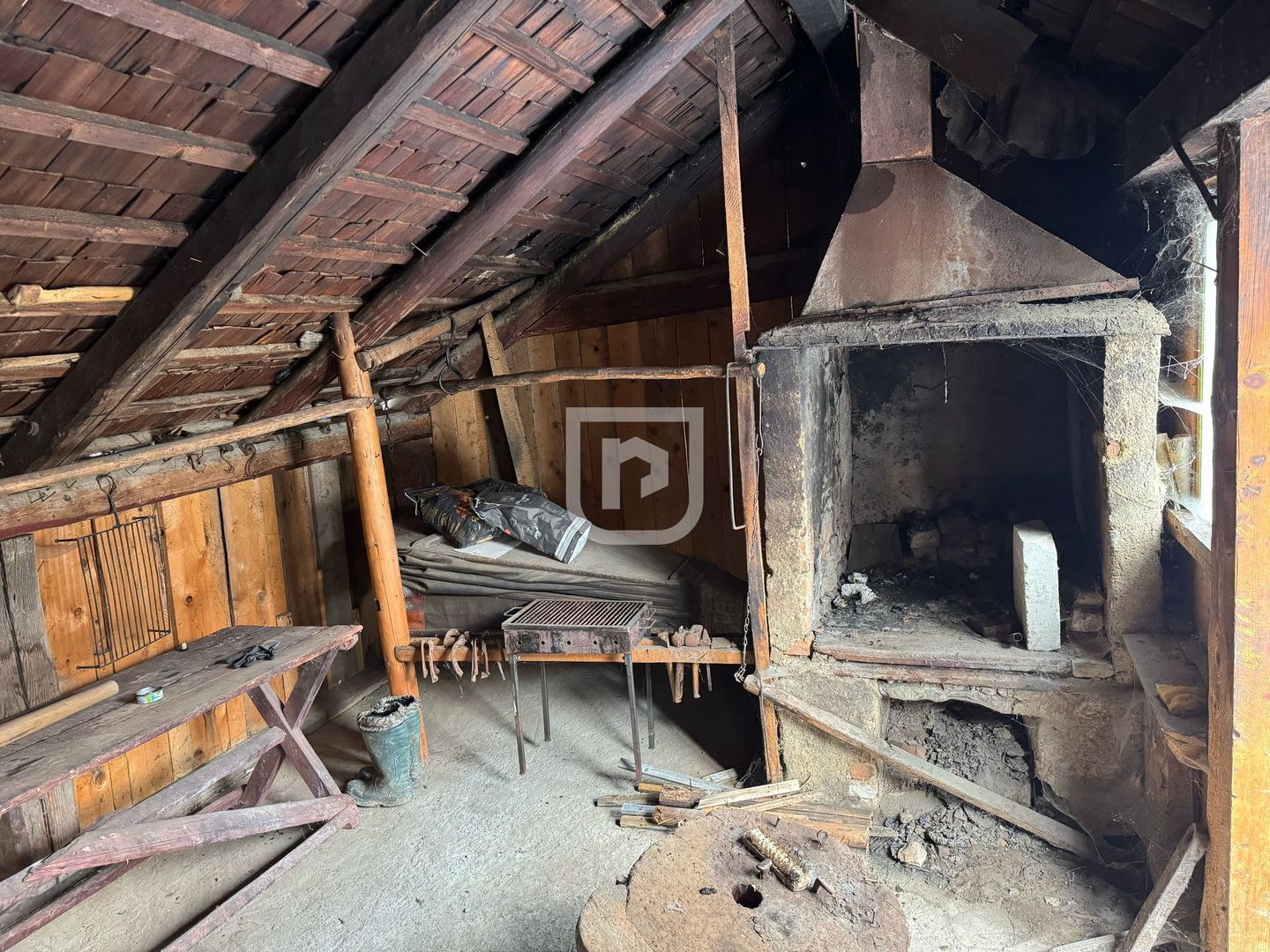 De vanzare casa, atelier fierarie, 4 anexe - 2507 mp in Manastirea Humorului - Poză 12