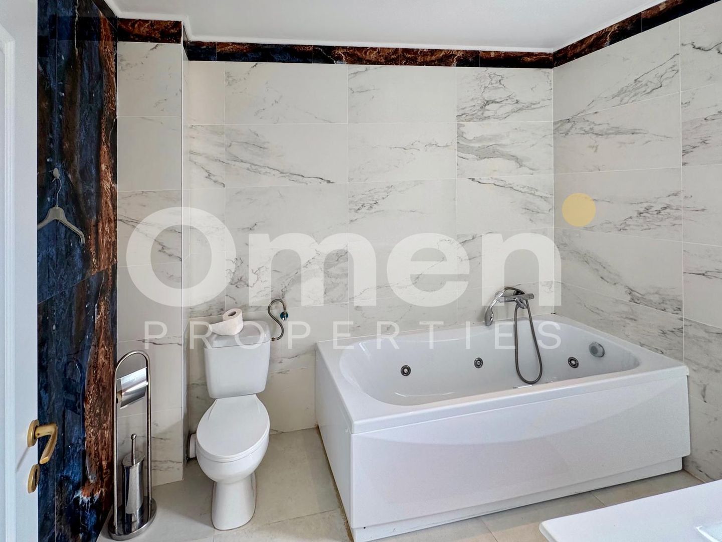 Apartament 4 camere de închiriat | zona Mărul de Aur | etaj 1 | parcare inclusă - Poză 4