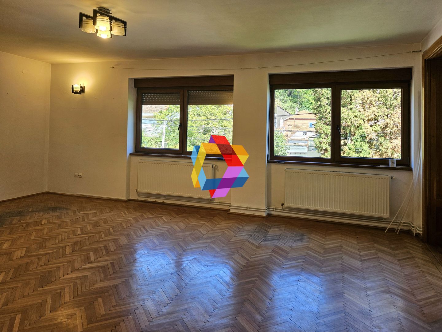 Casa deosebita 6 camere de vânzare, Central, Brașov,  210 mp, Plus-imo.ro - Poză 11