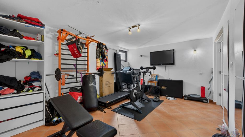 Vila cu design spectaculos, tehnologie smart & lifestyle complet - Poză 59