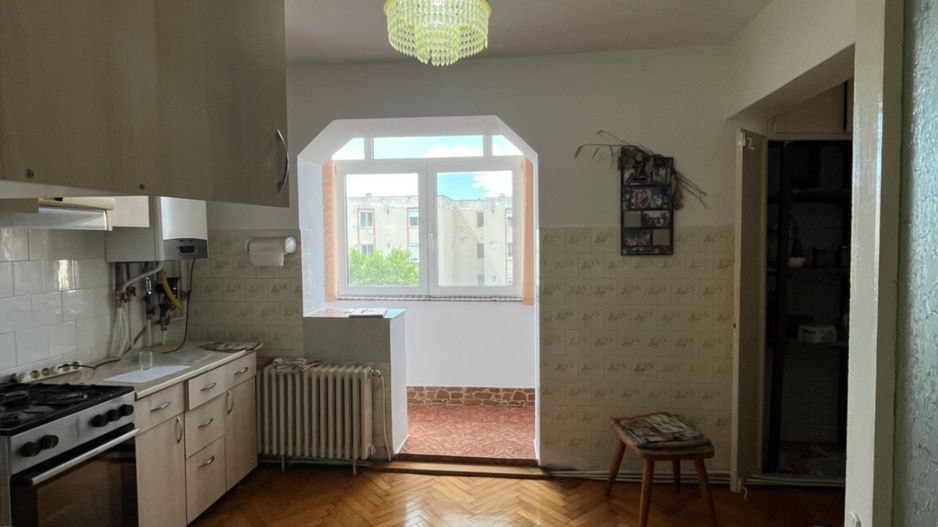 Apartament 4 camere 2 bai Central - Poză 3