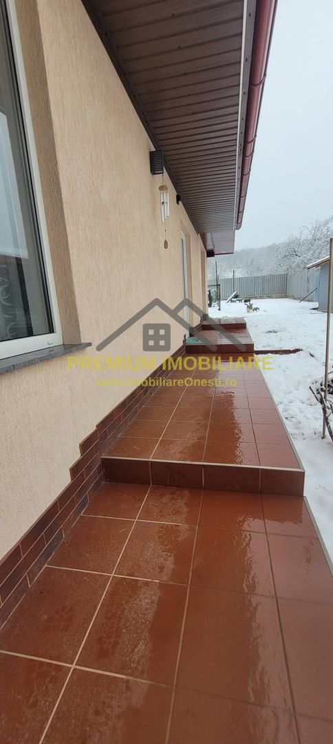 Casă P+M de vânzare la 11 km de Onesti spre Bacau - Poză 15
