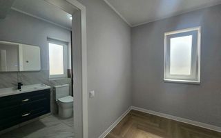Casa generoasa, amenajari moderne - gata de mutare - Poză 12