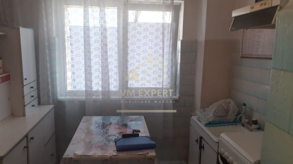 APARTAMENT 3 CAMERE, ETAJ 3, ZONA VISOI CAMPULUNG - Poză 8