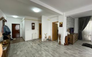 DE VANZARE APARTAMENT CU DOUA CAMERE IN BLOC NOU - Poză 2