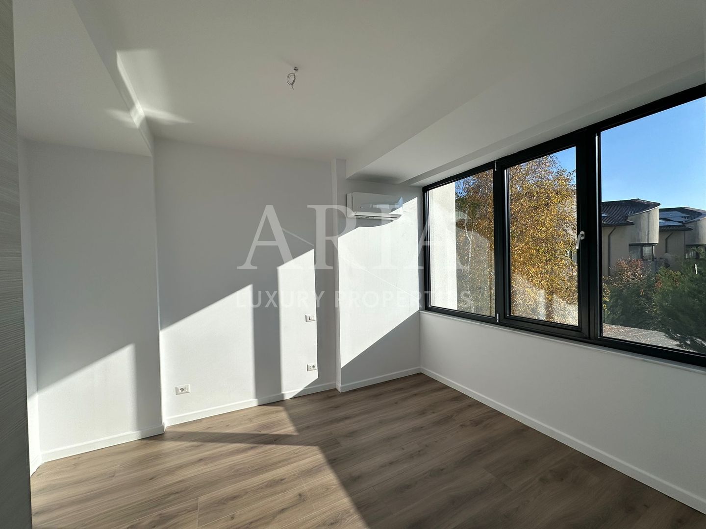 VILA | IANCU NICOLAE | COMPLEX - Poză 3