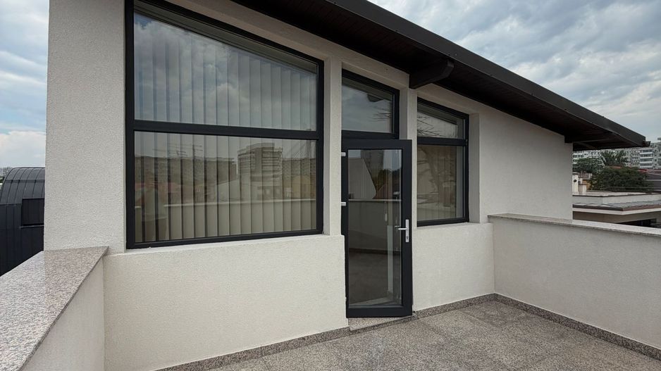 Clădire Multifuncțională 800 mp | Renovată 2024 | Ideală pentru Clinică, Birouri - Poză 11