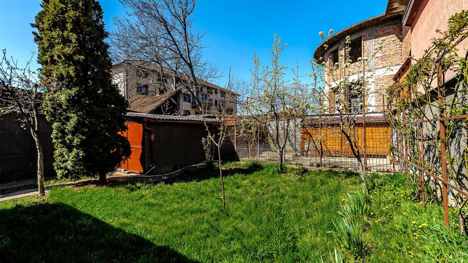 Casă cu 3 camere în Pârneava - Poză 1