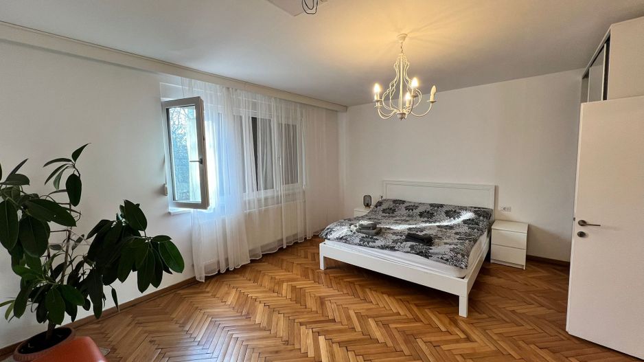 Apartament spatios cu 3 camere | 100 mp | Balcon | Curte | Central - Poză 4