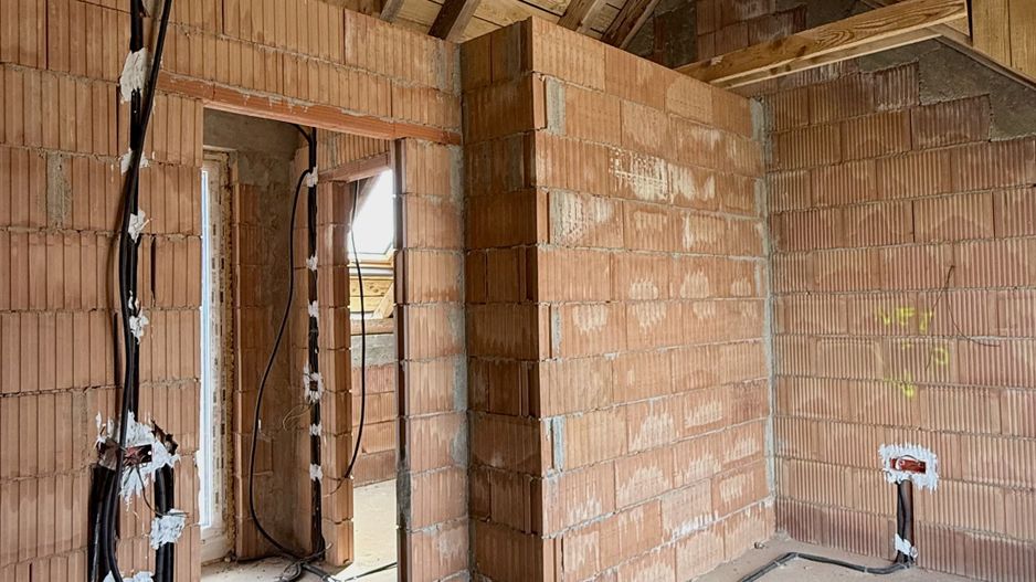 PROIECT DEOSEBIT CU GARAJ- LA ROSU - Poză 7