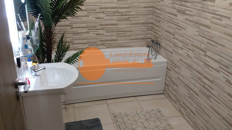 Vanzare 3 camere ( incalzire pardoseala si terasa 120 mp ) - Poză 11