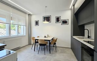 Casa Sibiu central 5 camere, 4 bai - Poză 7