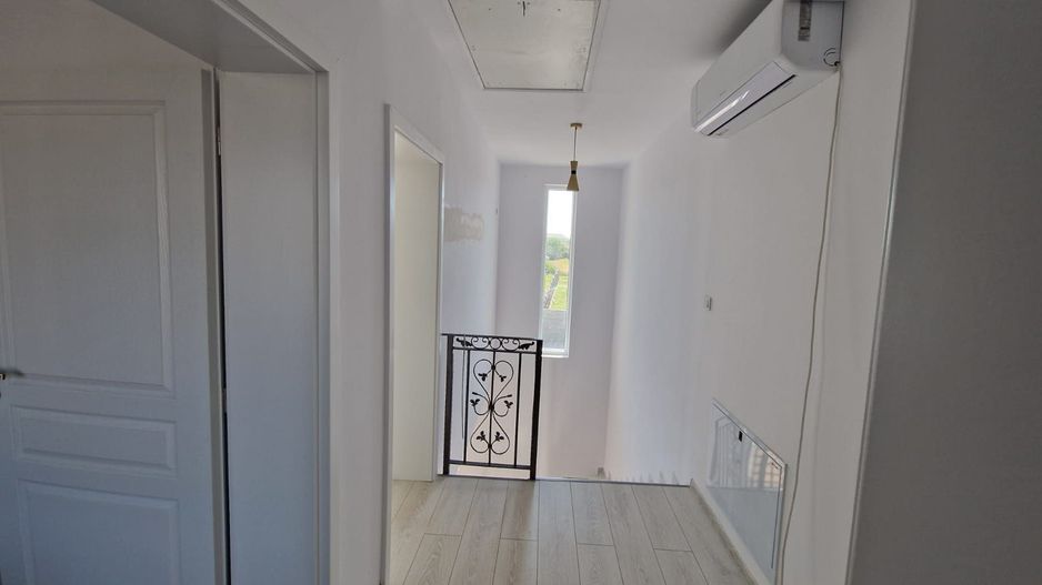Calea Urseni – Giroc | Casă insiruita P+1 | Mobilată complet | 2 parcări - Poză 16