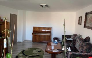 3 camere decomandat Lunei CENTRALA PROPRIE - Poză 2