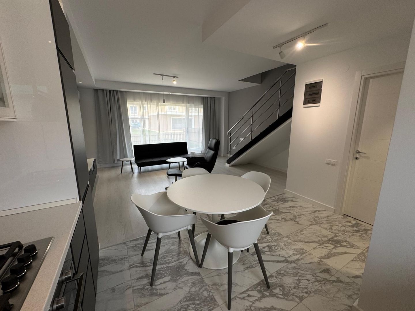 Vila noua cu mansarda Cosmopolis - Poză 3