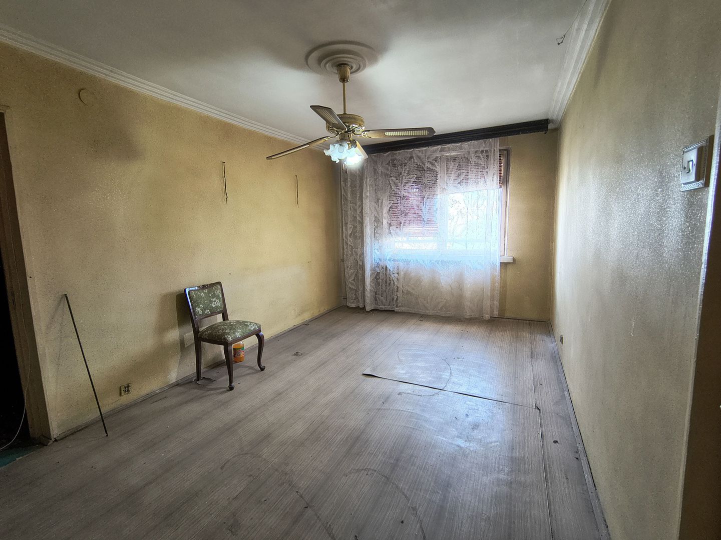 Apartament 3 camere semidecomandat Berceni - Poză 1