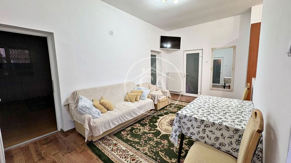 Casă de închiriat cu 3 camere în zona Centrală, Oradea. - Poză 1