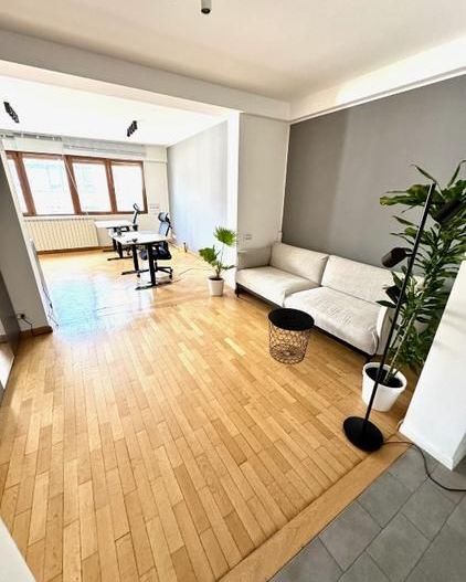 Spațiu de birouri complet utilat, gata de utilizare, într-o locație centrală pre - Poză 5