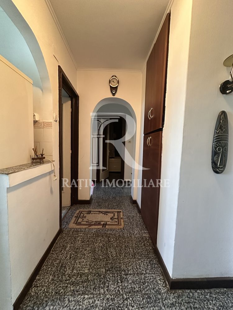 Apartament 3 camere decomandat | Bulevardul Dacia | Oradea - Poză 2