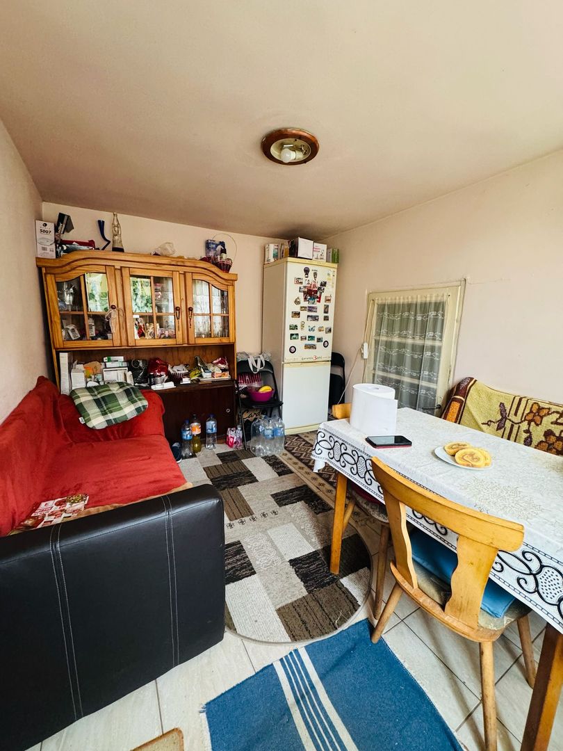 Casa de vanzare cu 2 camere si teren 1068 mp zona Renașterii - Poză 2