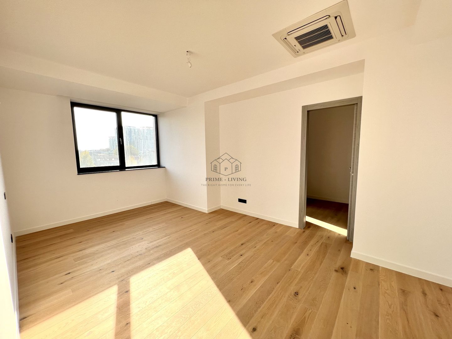 APARTAMENT DEOSEBIT CU 3 CAMERE LA VANZARE CU VEDERE LA LAC - Poză 6
