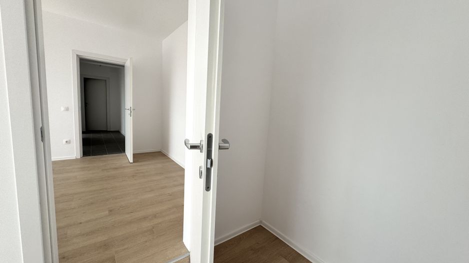 3 camere. Bucătărie închisă. Vedere panoramică. Reper Mall Colosseum - Poză 14