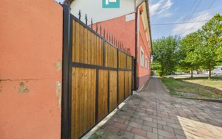 Casă cu 6 camere în Sânicolau Mare Timiș - Poză 26
