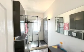 Casa individuala cu teren de 500 mp/panouri FV. 16KW/zona accesibila. - Poză 24