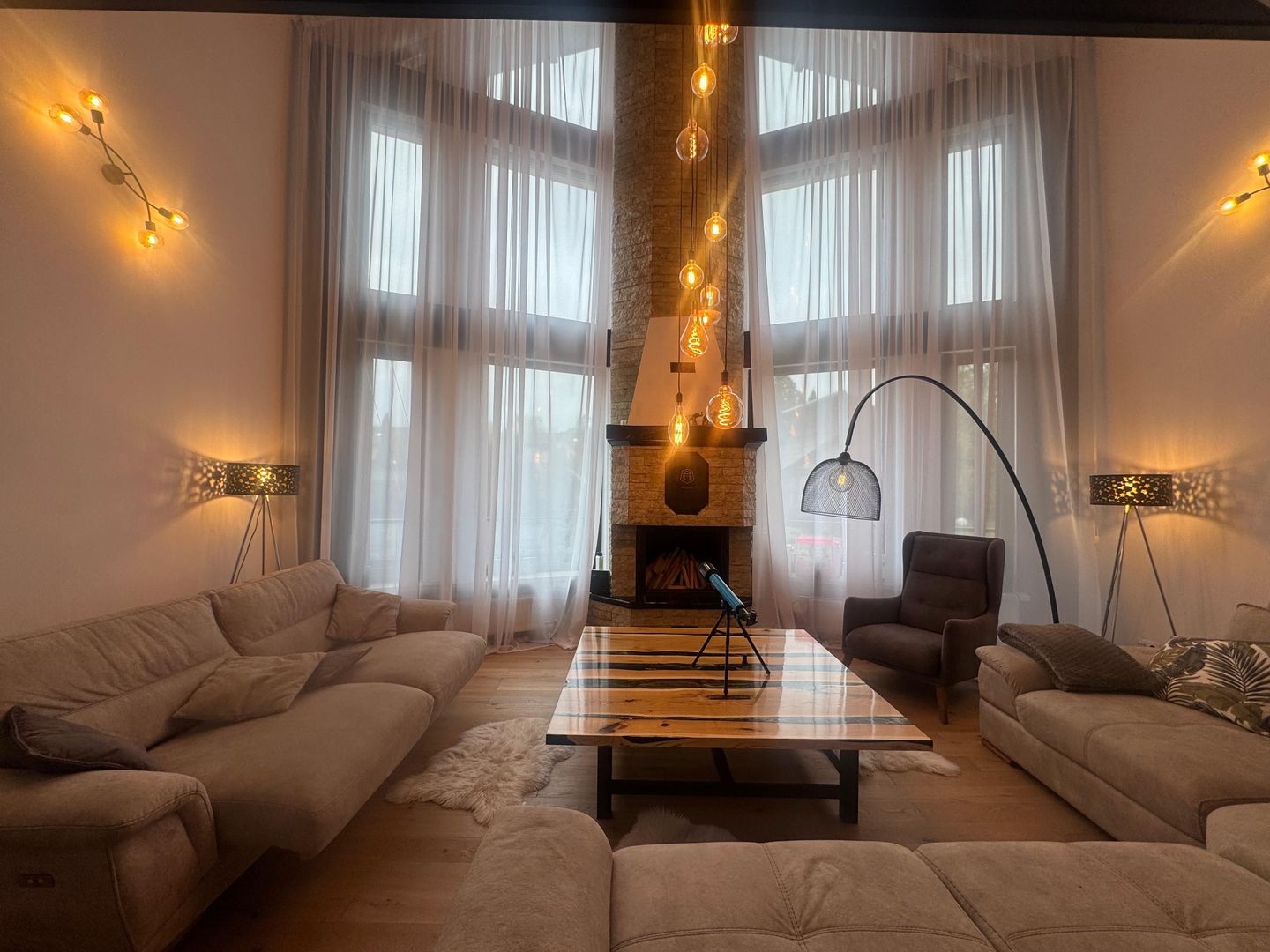 Pensiune deosebită în Bran || priveliște panoramică, facilitati premium - Poză 2