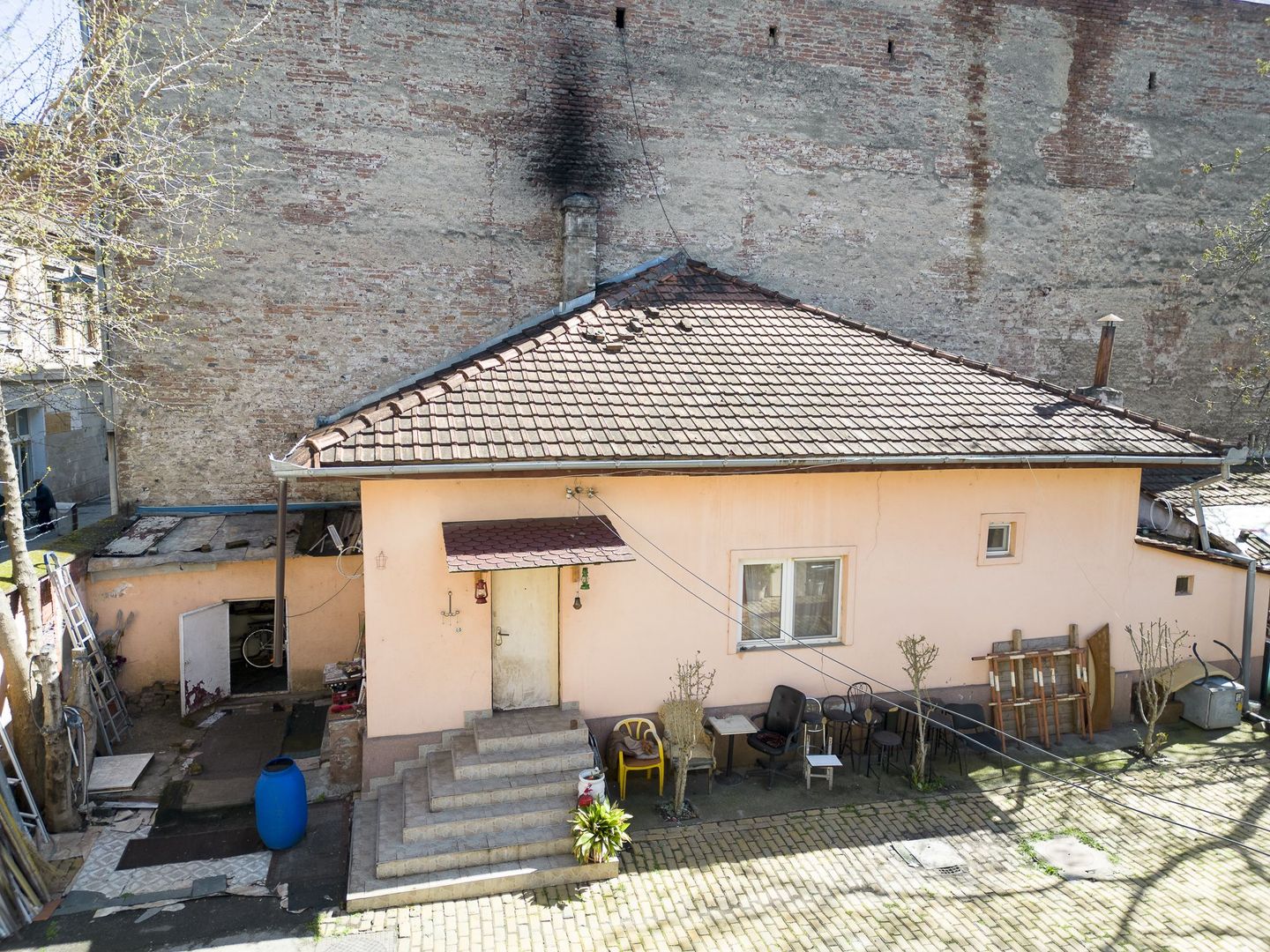 Teren ultracentral 1200mp și construcții - Poză 6