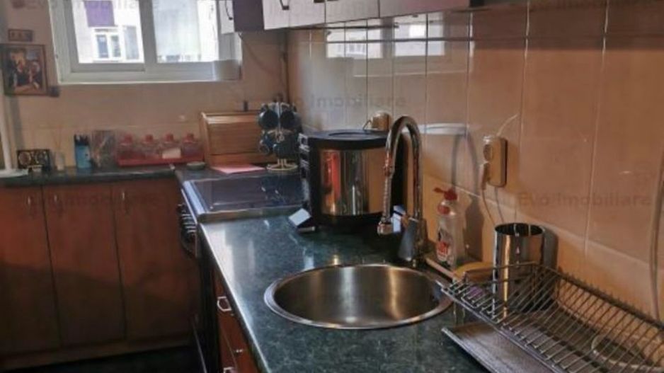 Garsoniera zona Dristor Metrou - Poză 7