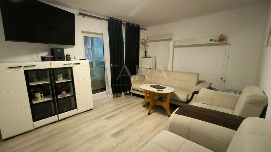 Apartament cu 3 camere, etaj intermediar, parcare inclusă. - Poză 1