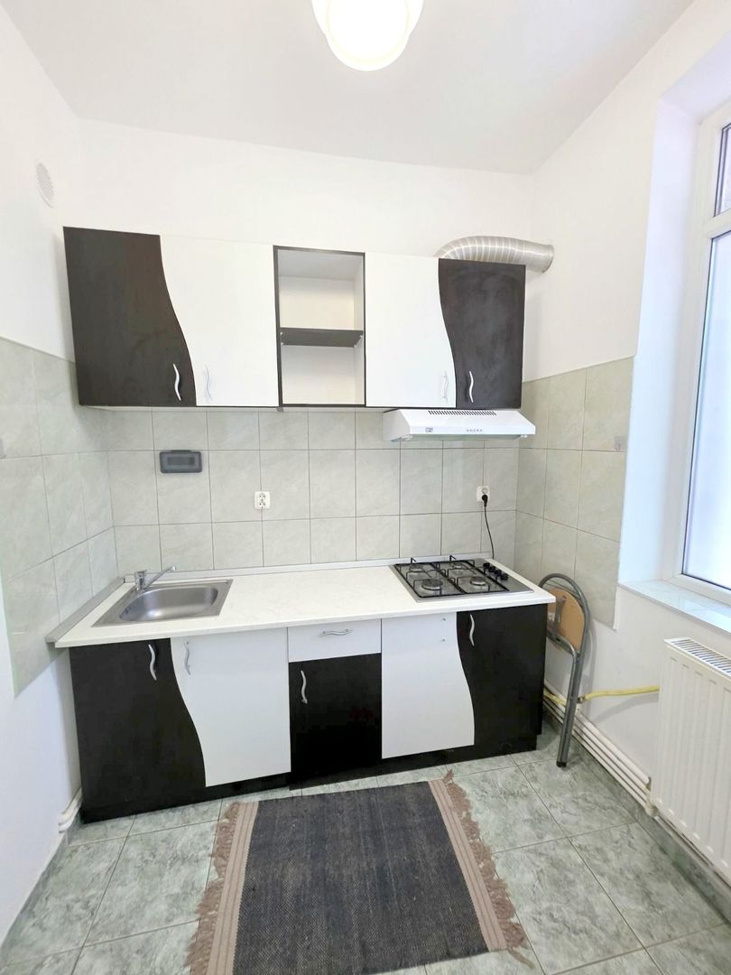 De inchiriat apartament cu o camera ultracentral, et. 1, 320 euro - Poză 4