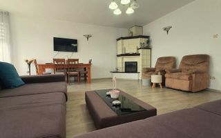 Propunem spre vanzare vila pozitie ultracentrala in Cetate - Poză 1