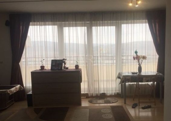Apartament cu terasă generoasă – zona Petrom. - Poză 3