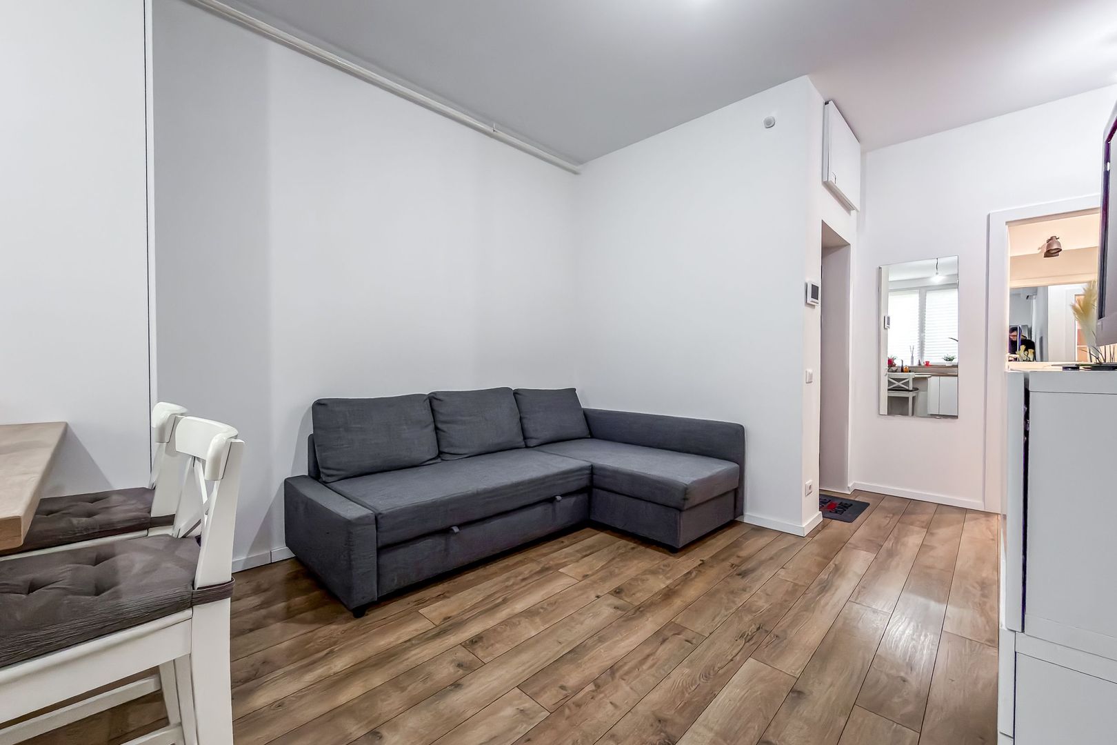 VÎNDUT! Apartament complet mobilat și utilat în ARED CITY. - Poză 3