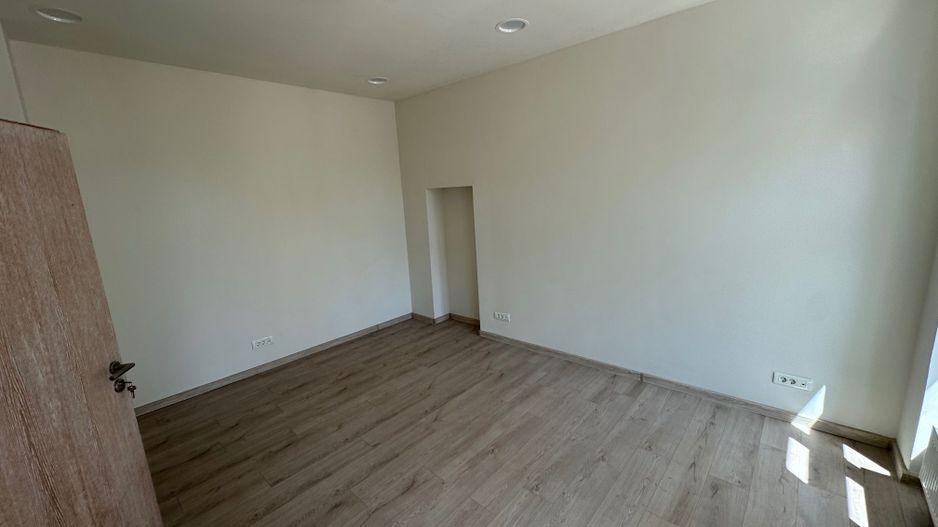 Spatii de birouri Ultracentral suprafață  de 34 mp - Poză 8