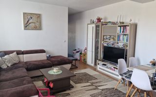 Apartament de vanzare 3 camere , zona de Sud et 4 - Poză 1