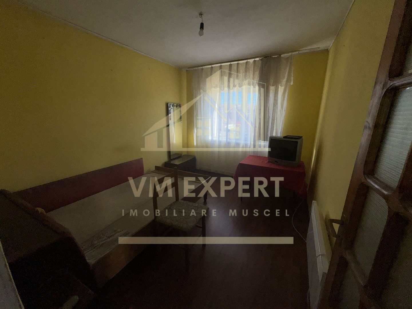 APARTAMENT 3 CAMERE ETAJ 2 CAMPULUNG CARTIER GRADISTE - Poză 12