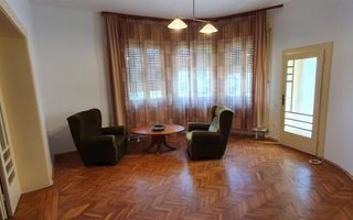 Casa situata ultracentral langa Poarta I a Cetatii Alba Carolina - Poză 4