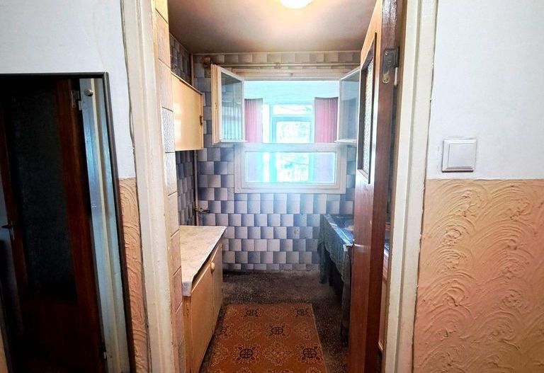 Vanzare apartament 3 camere Titan, 5 min. metrou 1 Decembrie, etaj 1/8 - Poză 3