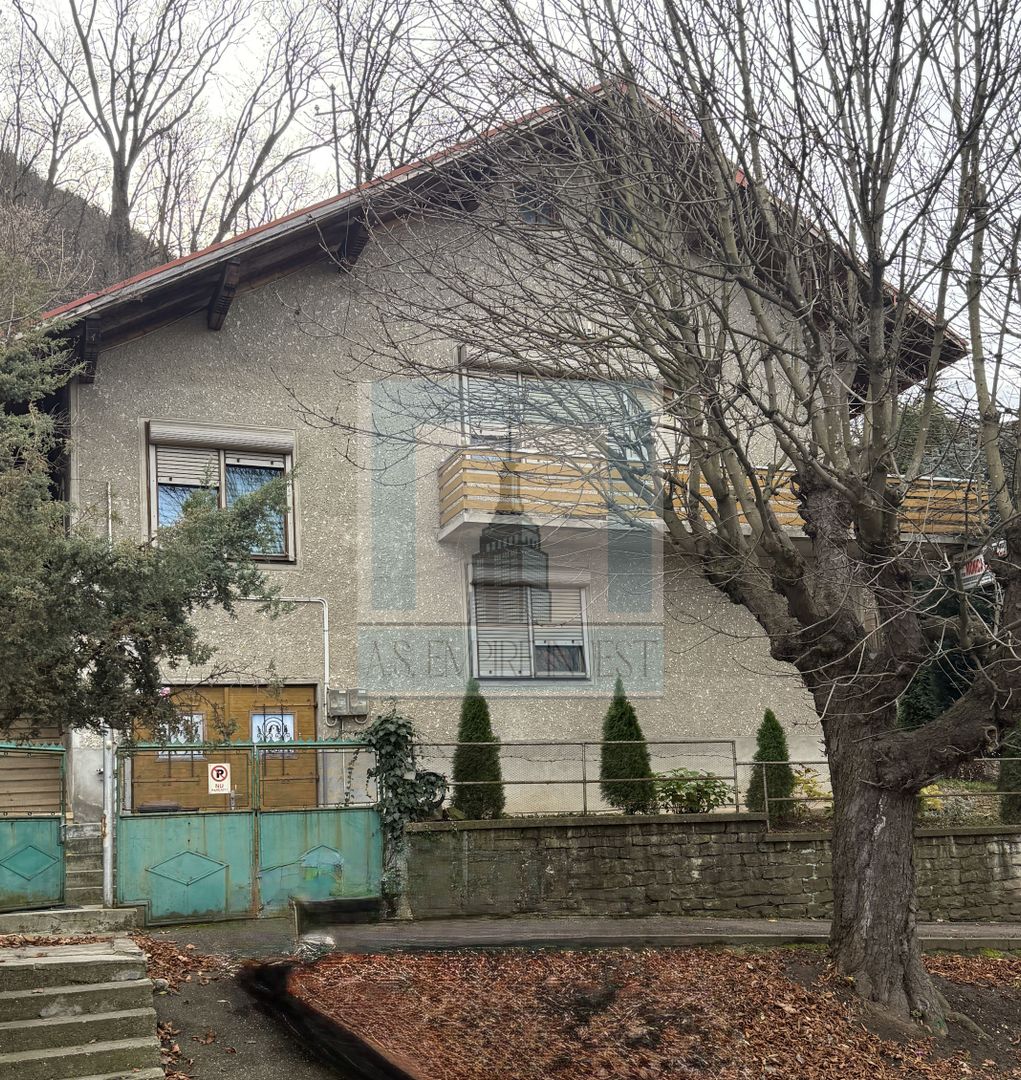 CASA/VILLA Individuală , teren 560 mp, D+P+E+pod-zona Centrul Istoric - Poză 1