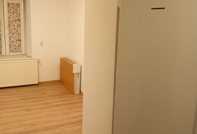 Garsoniera renovata, centrul vechi, centrala proprie, imobil fara risc - Poză 7