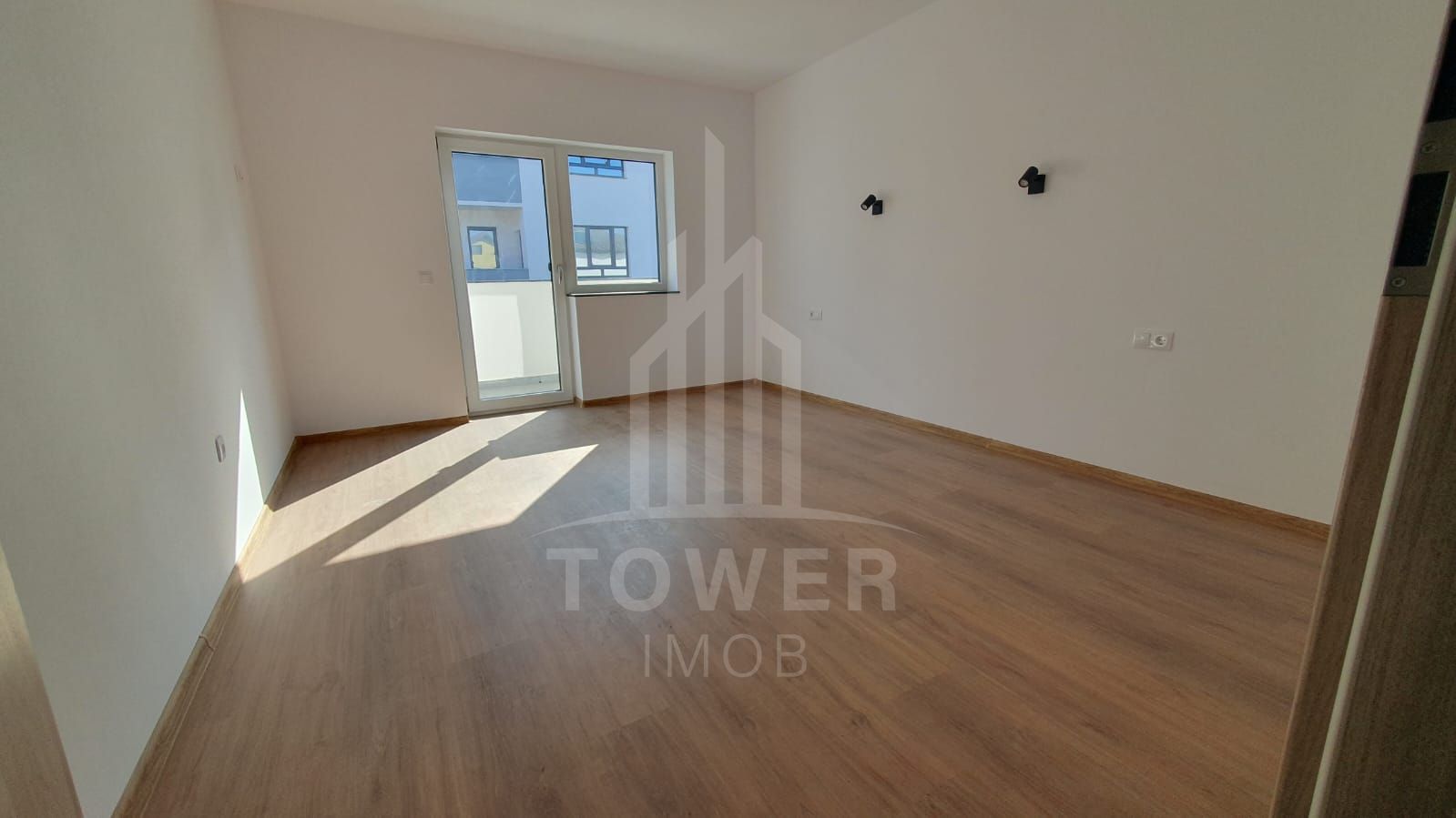 Apartament  4 camere de vanzare . - Poză 7