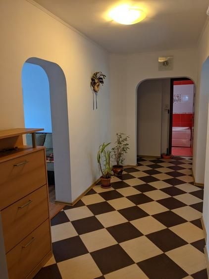 Apartament modernizat de 3 camere - locatie ultra-centrala - Poză 10