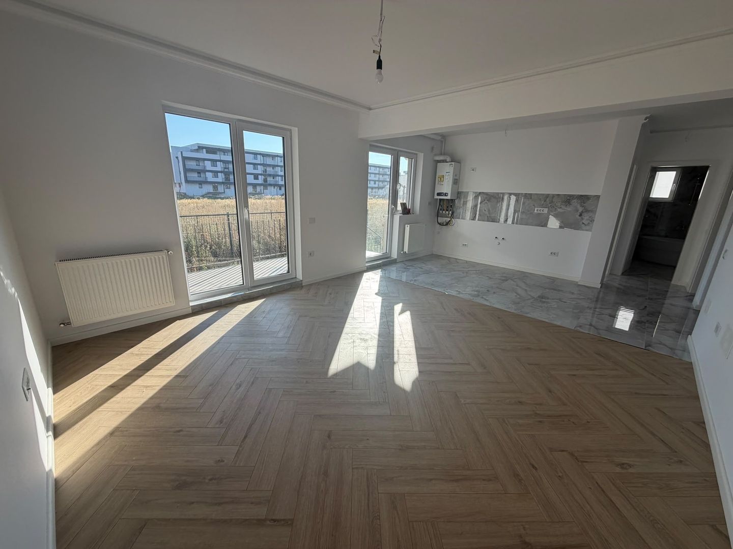 AP. 3 CAMERE - GRADINA PROPRIE 60 MP, PARCARE INCLUSA, COMISION 0% - Poză 3